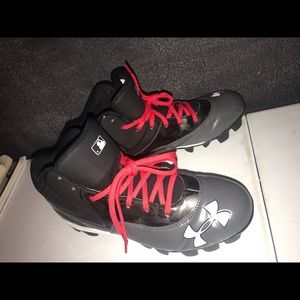 Men’s Under Armor Baseball Cleats, Like New!